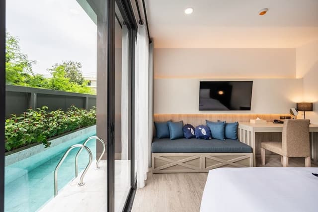 Deluxe Double Room, Pool Access