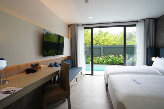 Deluxe Twin Room, Pool Access