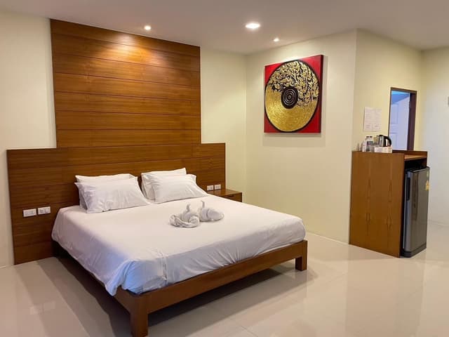 Deluxe Poolfront Room