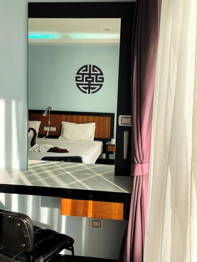 Deluxe Pool View Room
