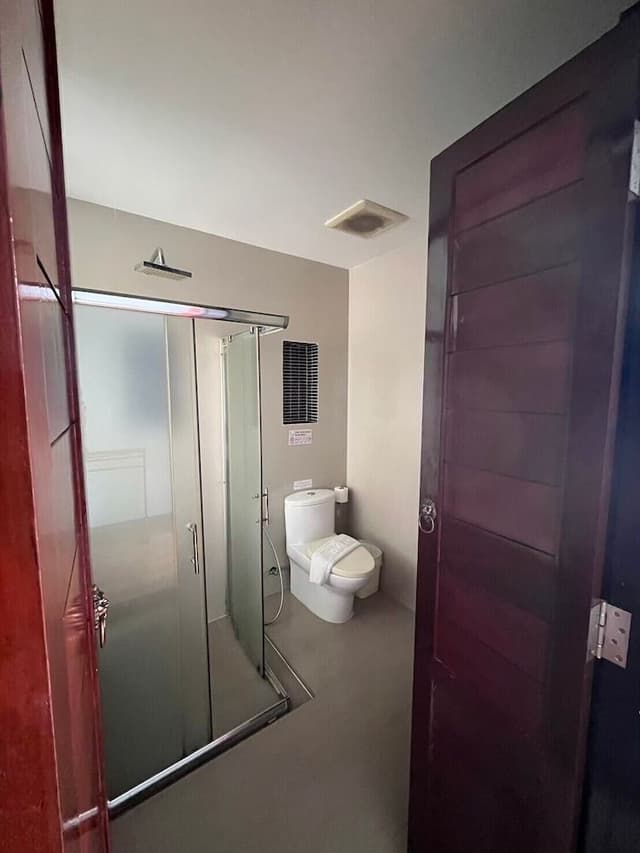 Deluxe Pool View Room