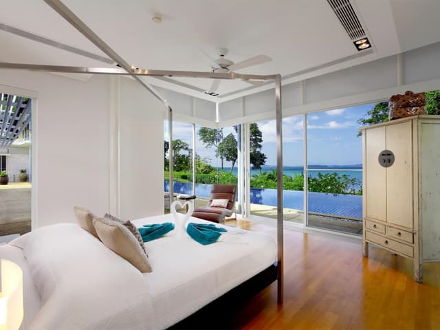 5-Bedroom Villa with Pool