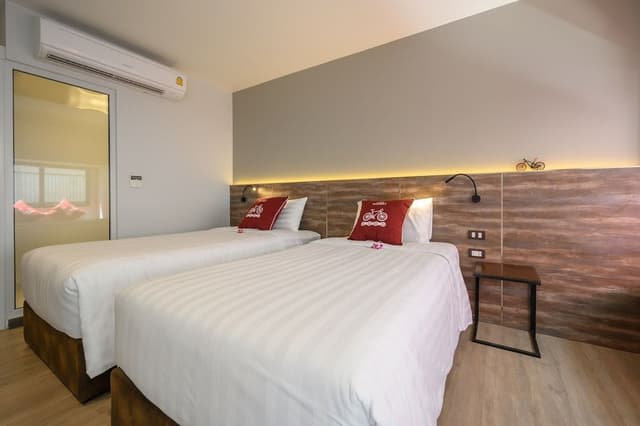 Deluxe Double or Twin Room