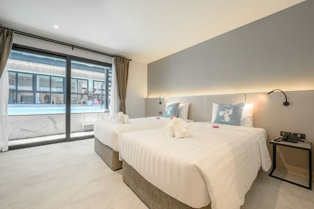 Deluxe Double or Twin Room, Pool Access