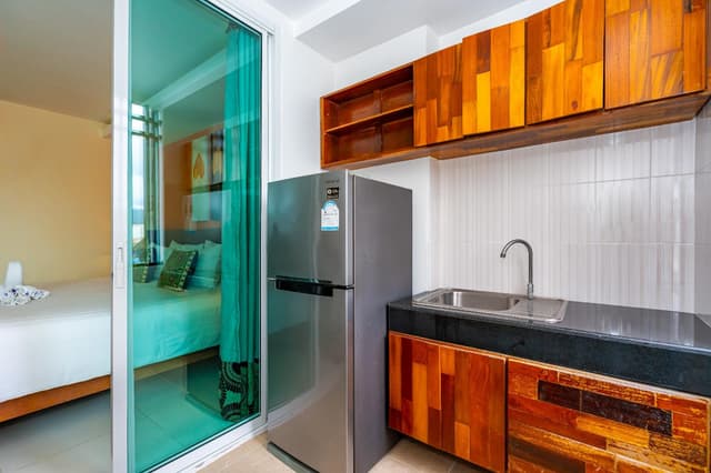 Deluxe - 1 King Bed