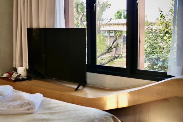 Deluxe with Bathtub