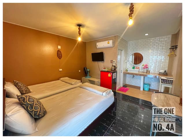 Standard Twin Room
