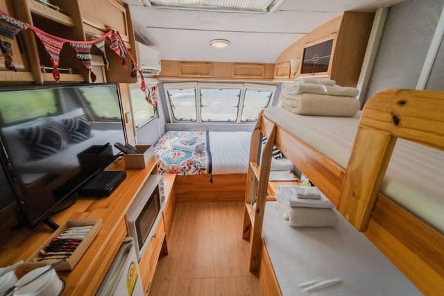 Campervan for 2 adults and 2 children