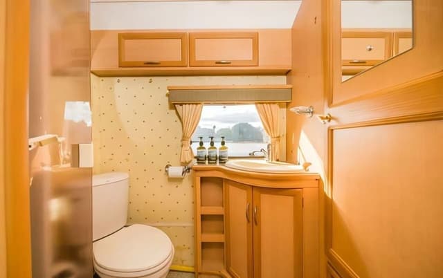 Campervan for 2 adults and 2 children