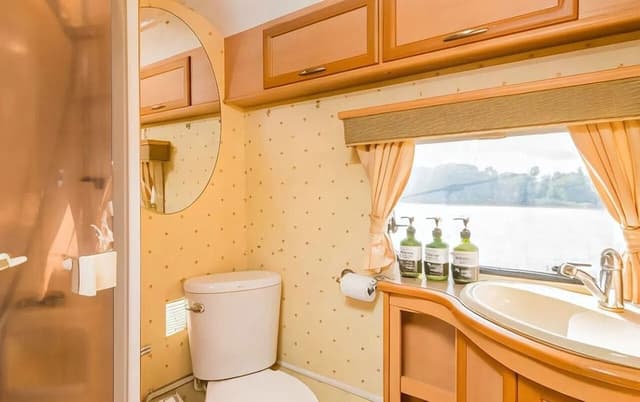 Campervan for 2 adults and 2 children