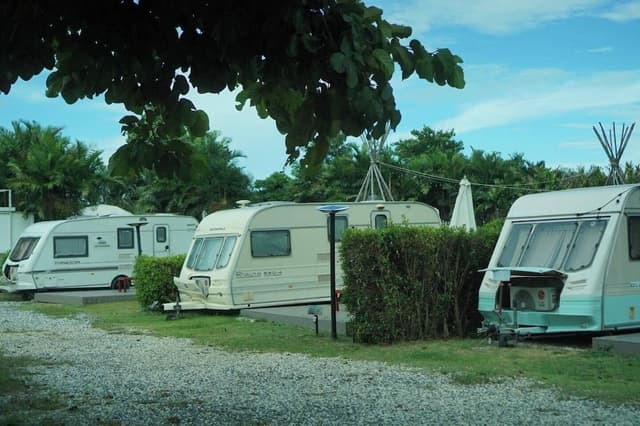 Campervan for 2 adults and 2 children