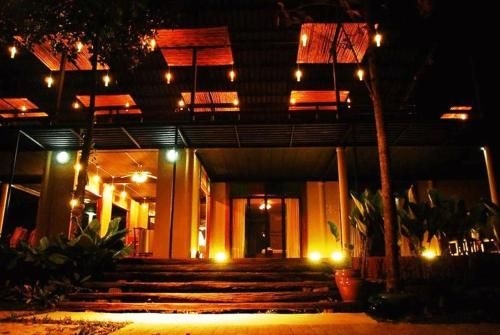 Boutique Raft Resort River Kwai1