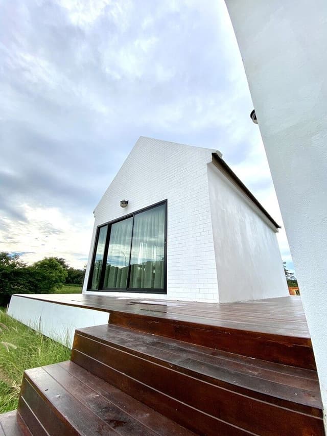 Hillside Chalet