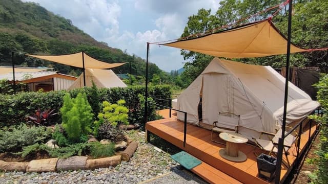 Family Tent, 1 Queen Bed, Mountain View, Mountainside