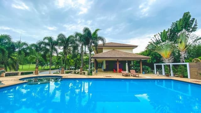 4 Bedroom Villa