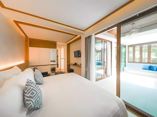 Sky Pool Suite