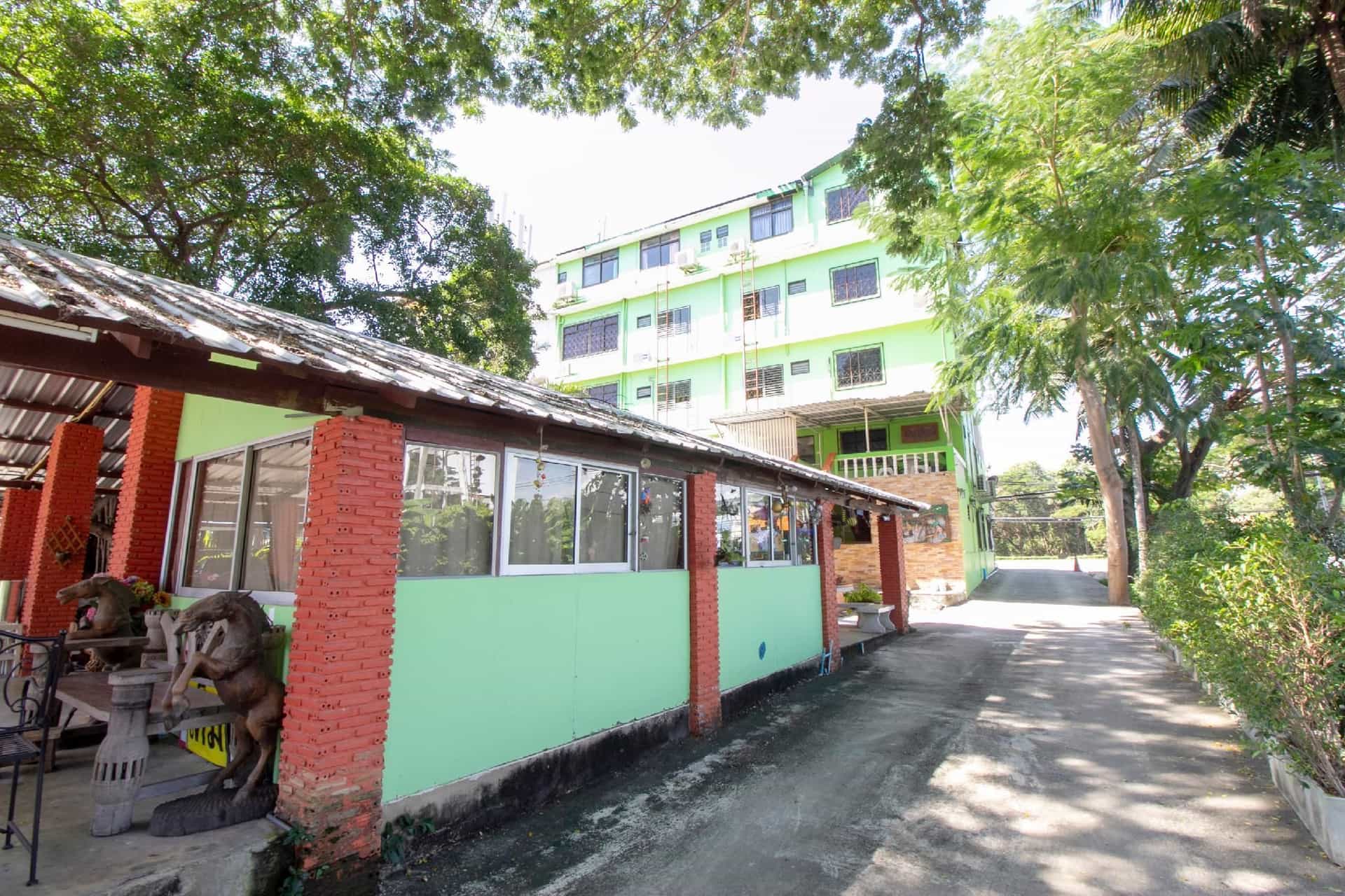 OYO 75372 Flight hut hotel OYO 75372 Flight hut hotel