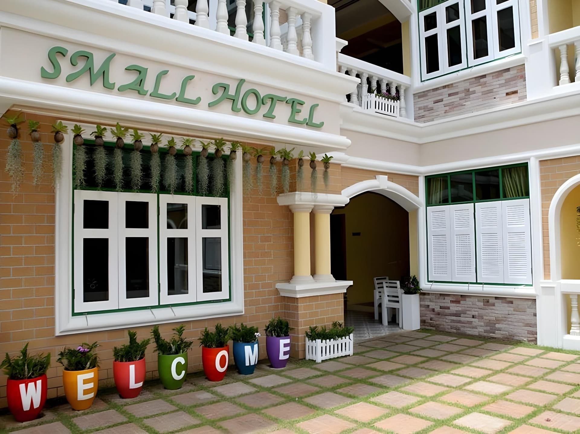 Small Hotel Small Hotel