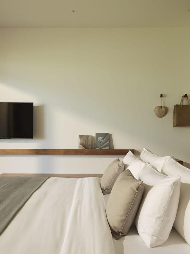 Deluxe Room, 1 King Bed, Pool Access