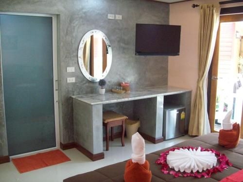 ไทย สไมล์ บังกะโล (Thai Smile Bungalows)0