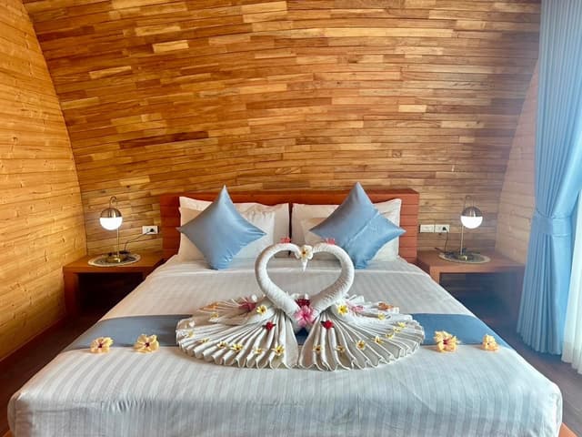 Deluxe Room with Bathtub