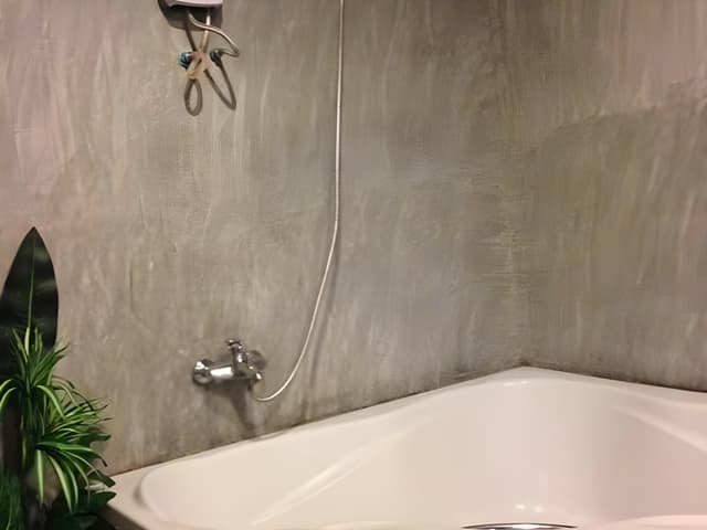 Standard Room with Bathtub