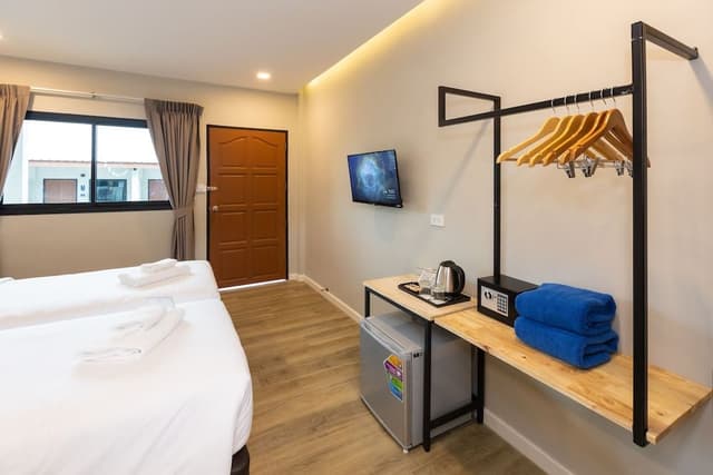 Standard Twin Room