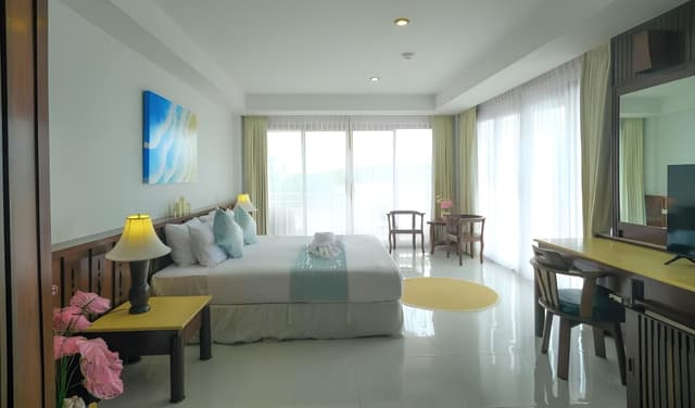 Deluxe Seaview