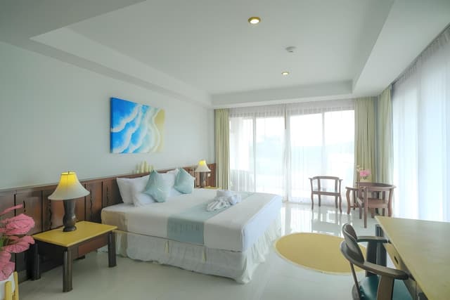 Deluxe Seaview