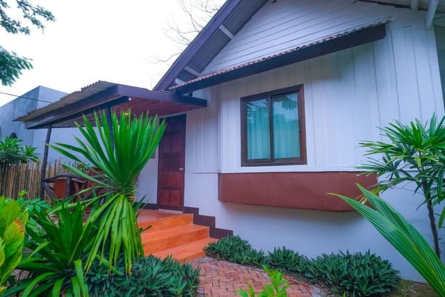Deluxe Bungalow