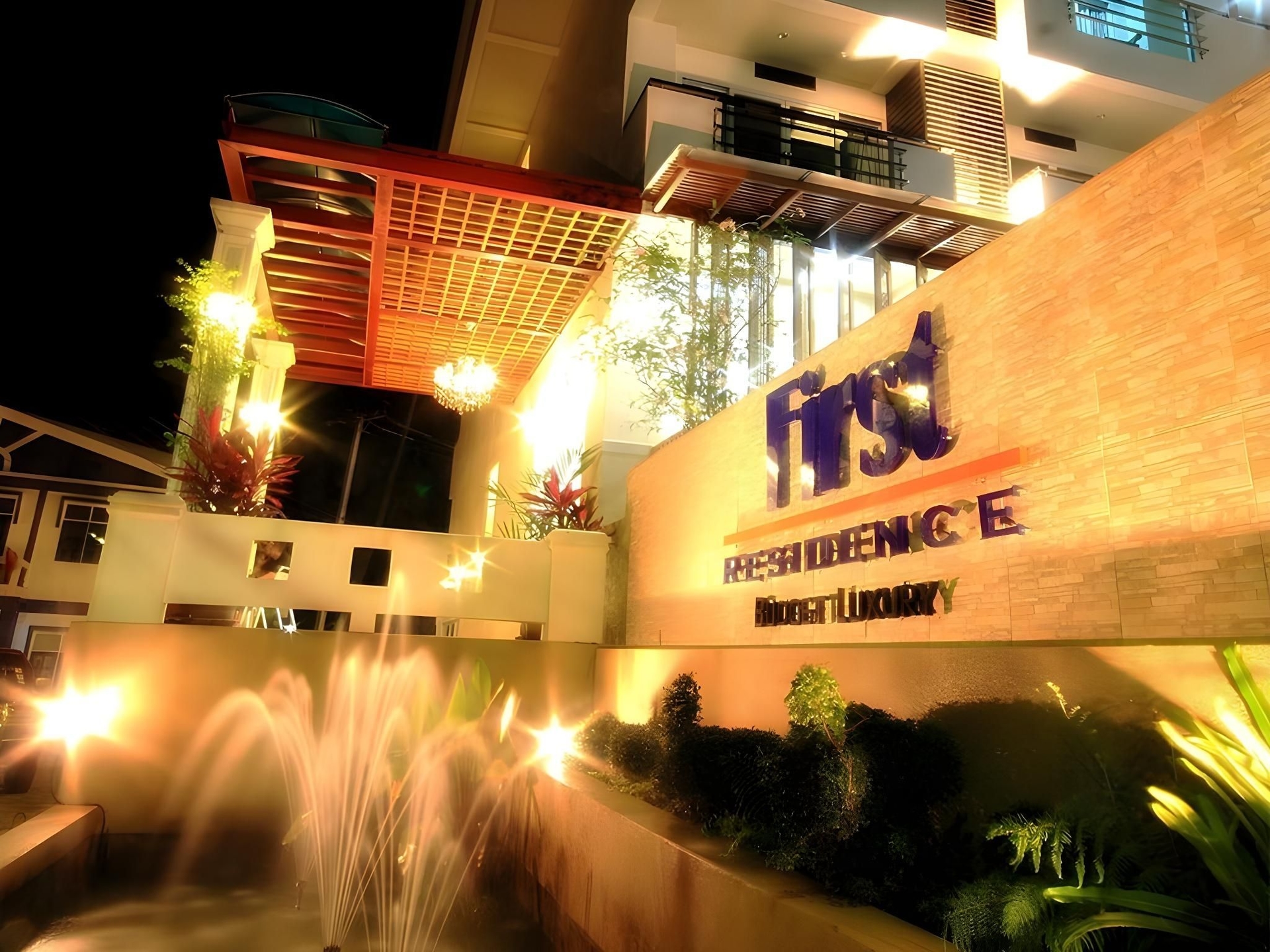 เฟิสต์ เรสซิเดนซ์ โฮเทล (First Residence Hotel)4