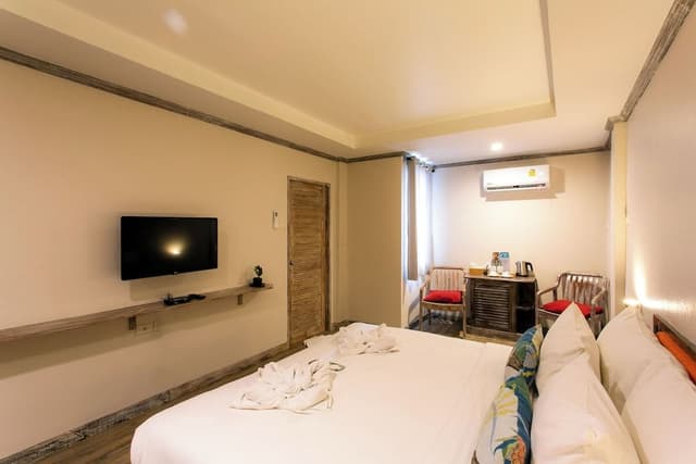 Economy Room