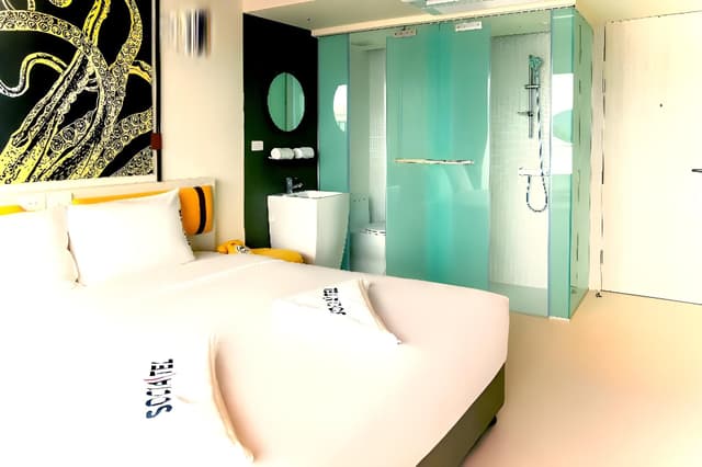 Superior Pool View Room