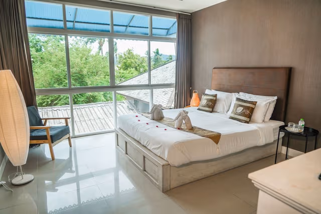 Deluxe Room, 1 Queen Bed