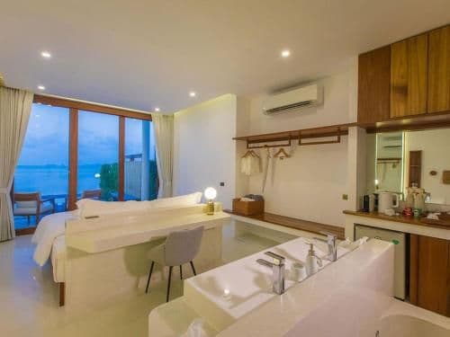 Beachfront Pool Villa