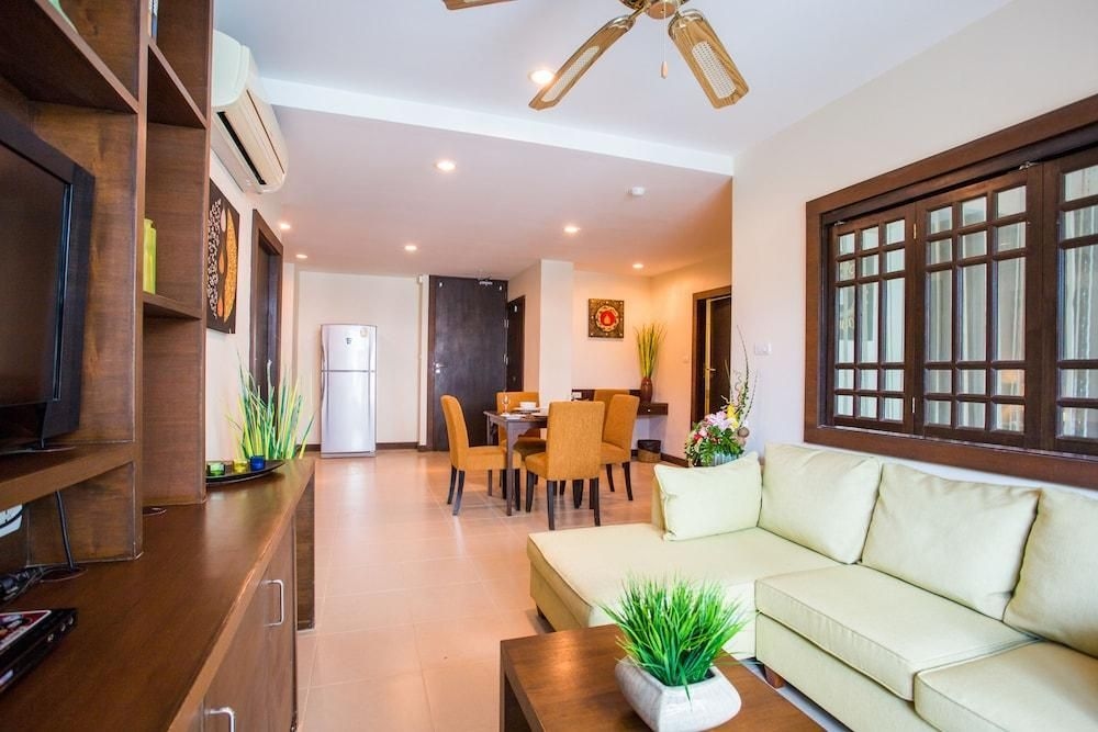 Arisara Place Hotel1