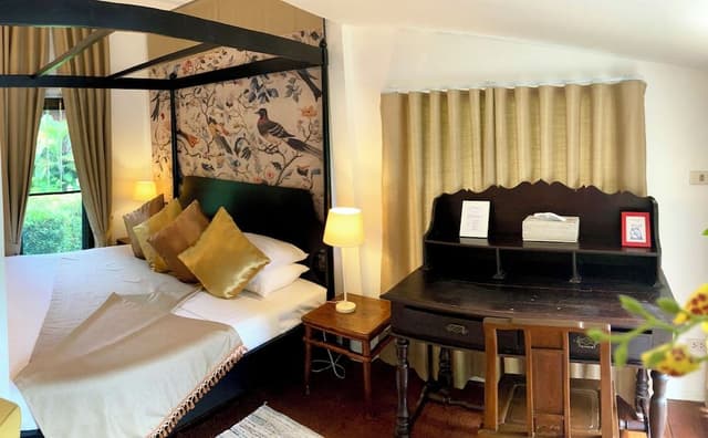 Superior Room, 1 King Bed