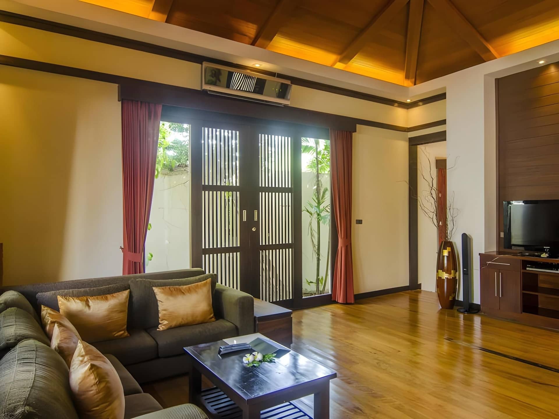 Kirikayan Luxury Pool Villas and Suite Kirikayan Luxury Pool Villas and Suite