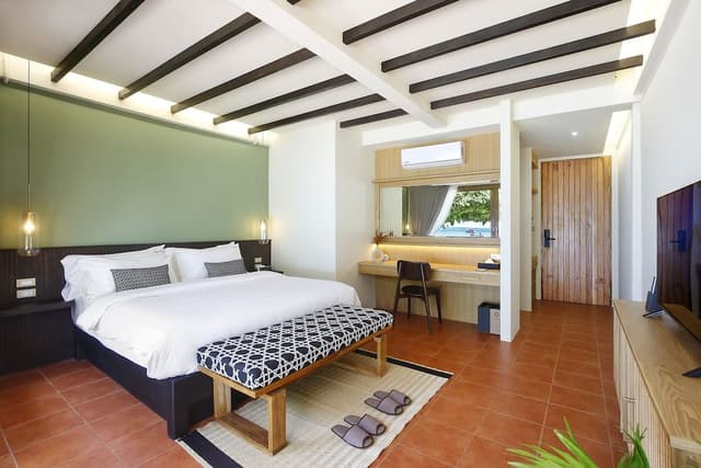 Deluxe Double Room, 1 King Bed, Balcony, Sea View