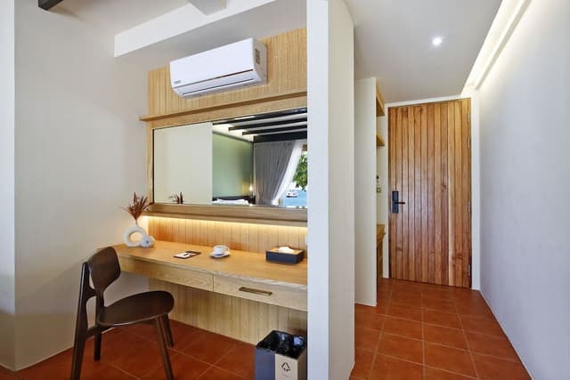 Deluxe Double Room, 1 King Bed, Balcony, Sea View