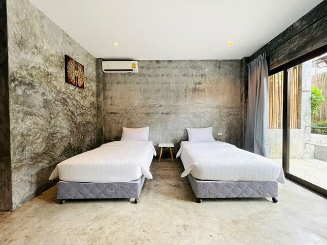 Standard Twin Room