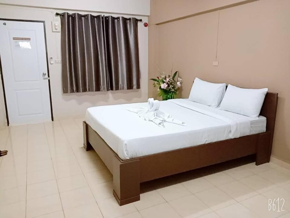 Capital O 75406 Hotel M Rojana3