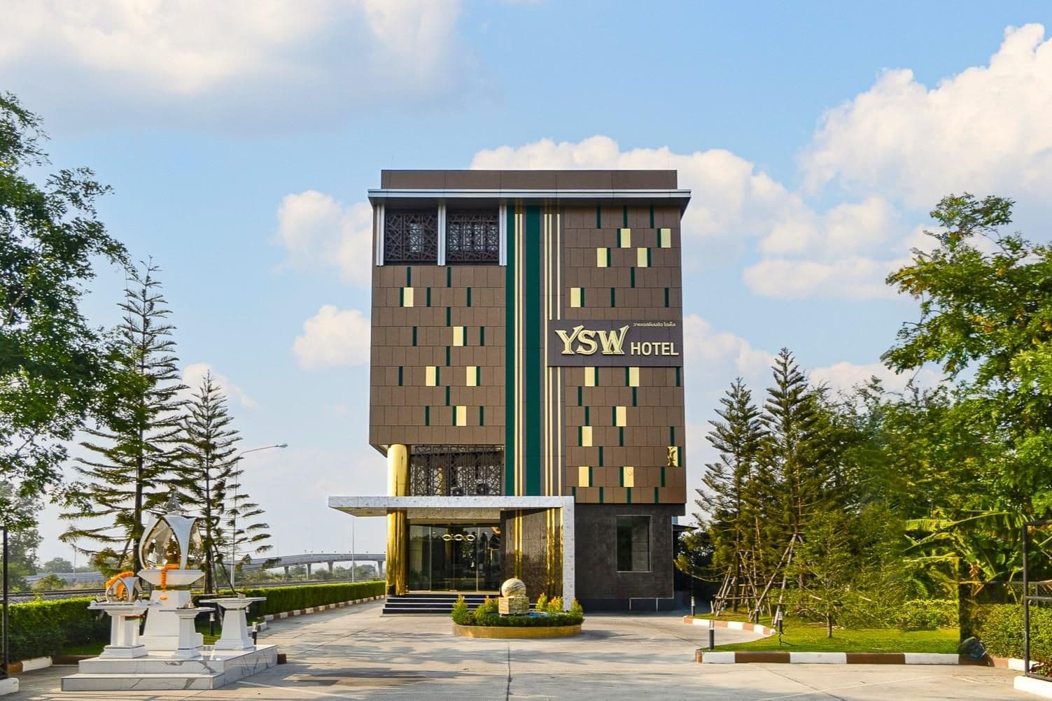 โรงแรมวายเอสดับเบิลยู ลพบุรี โรงแรมวายเอสดับเบิลยู ลพบุรี