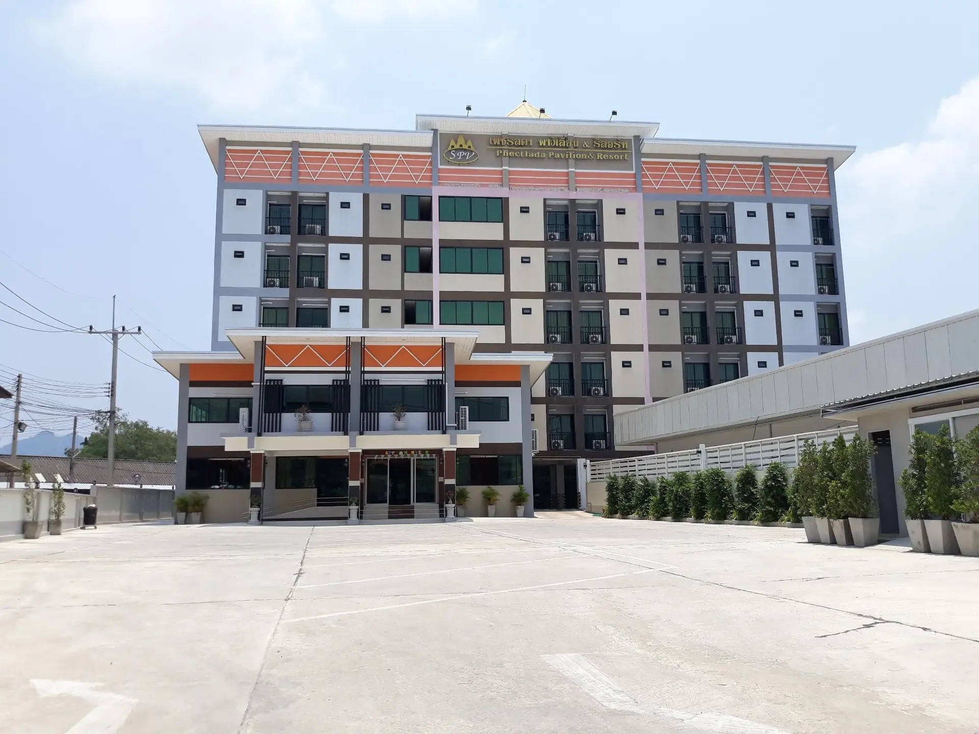 โรงแรมเพชรลดาพาวิเลี่ยน แอนด์ รีสอร์ท โรงแรมเพชรลดาพาวิเลี่ยน แอนด์ รีสอร์ท