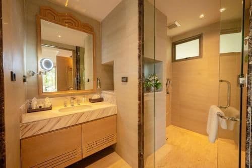 Pool Suite