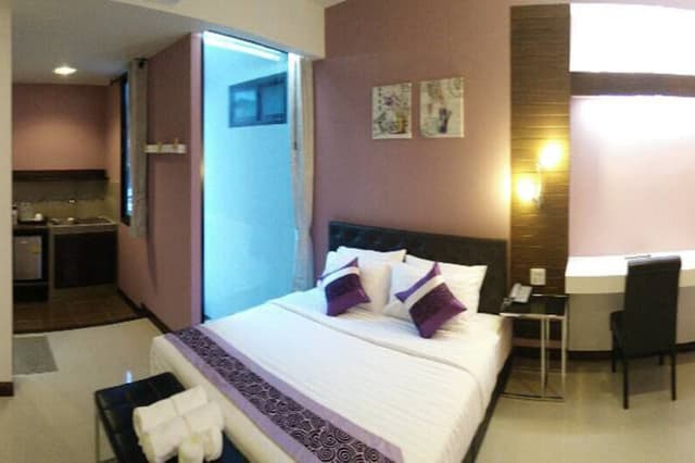 Gold Room, Double