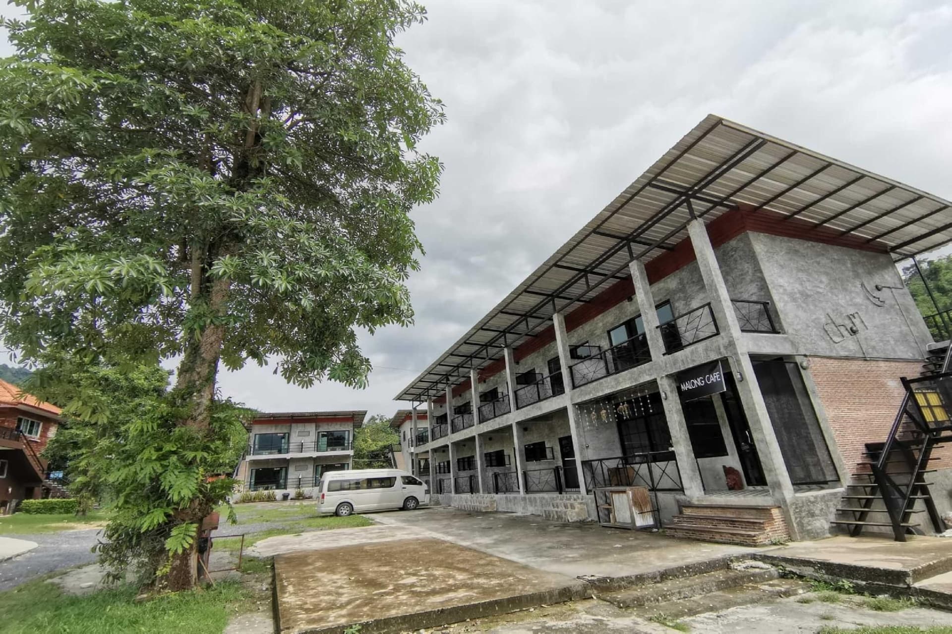 โอโย 1167 บ้านป่าริมเขื่อน โอโย 1167 บ้านป่าริมเขื่อน