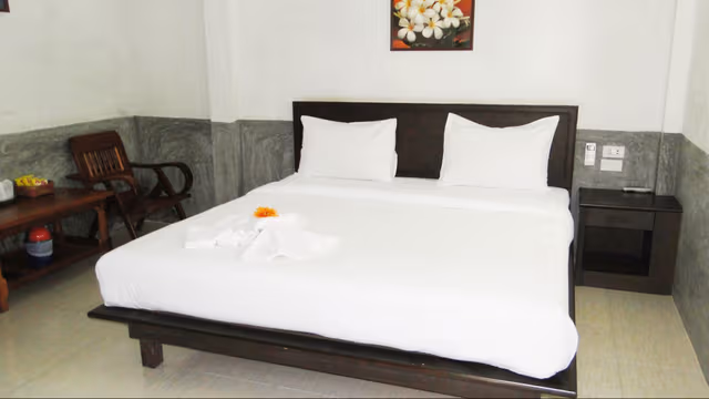 Deluxe - King Bed