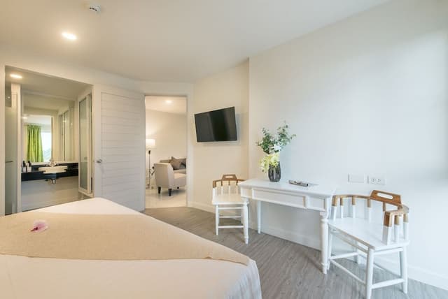 2 Bedroom Suite A