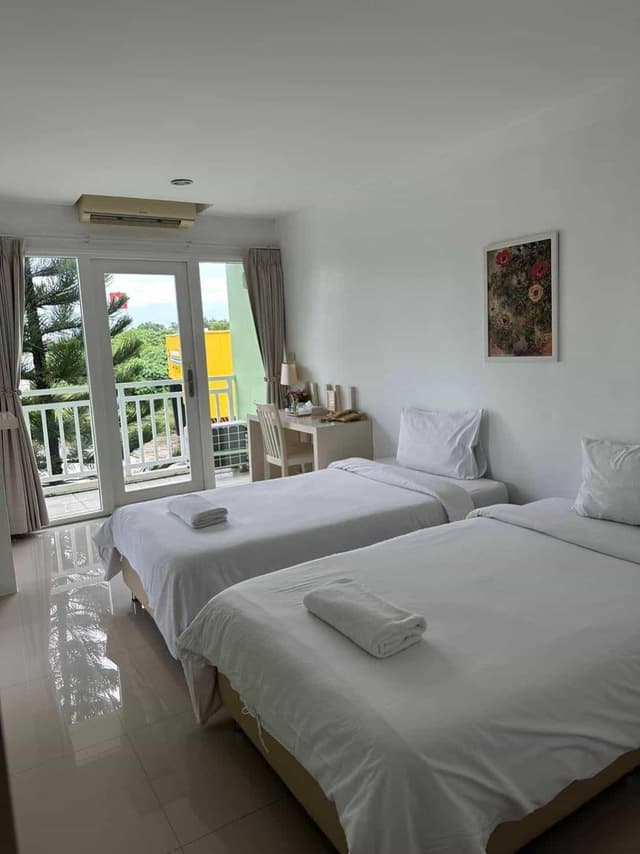 Standard Twin Room